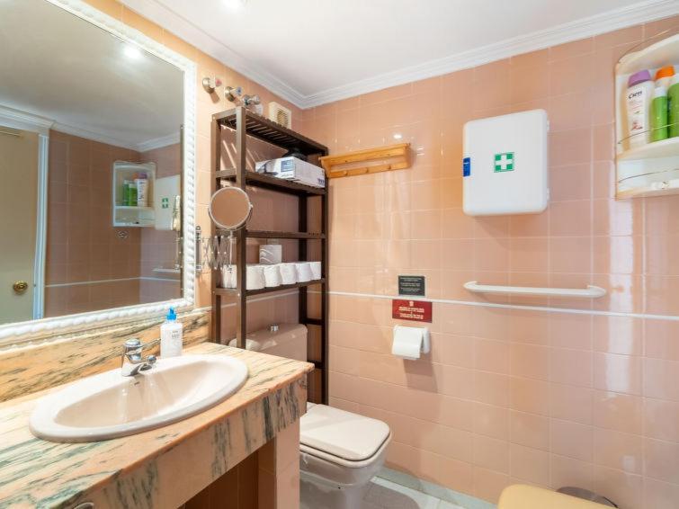 Oasis Torremolinos Apartment Exterior photo